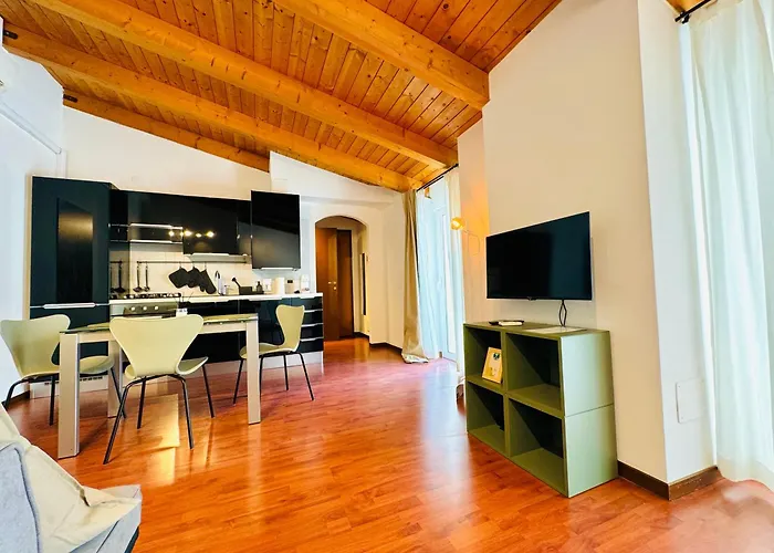 아파트 Crops 14 *